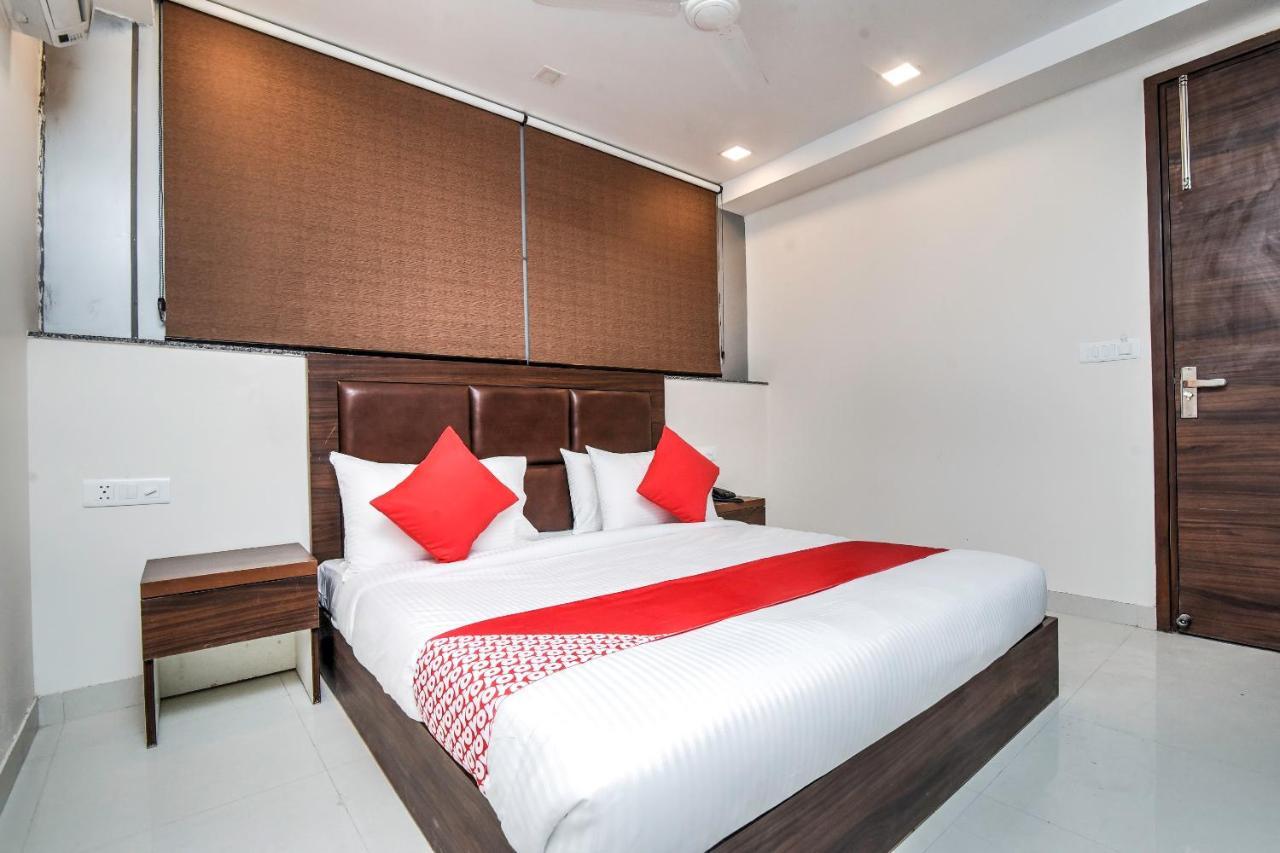 Oyo 23191 Flagship Hotel Raj Madan Ameerpet Hyderabad Exterior foto