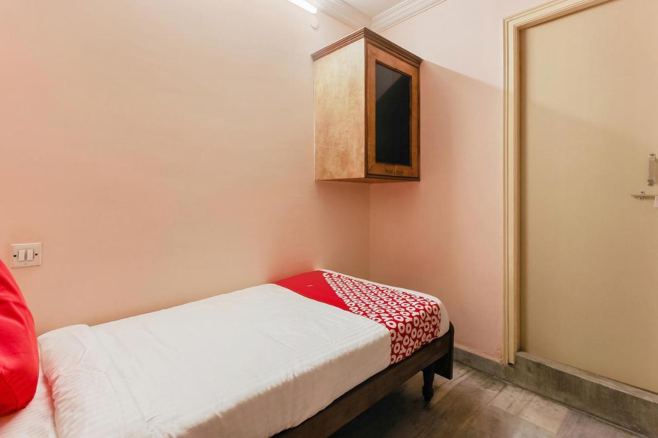 Oyo 23191 Flagship Hotel Raj Madan Ameerpet Hyderabad Exterior foto