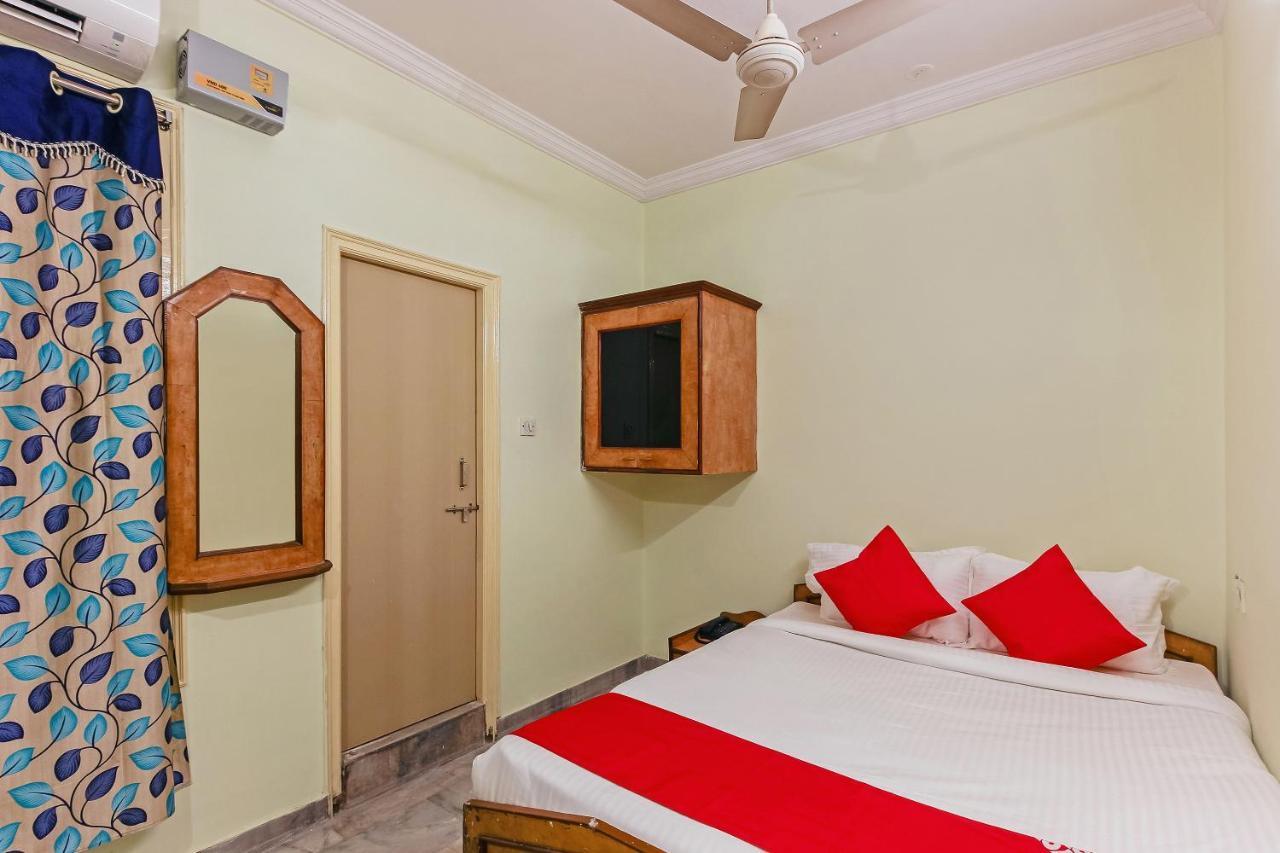Oyo 23191 Flagship Hotel Raj Madan Ameerpet Hyderabad Exterior foto