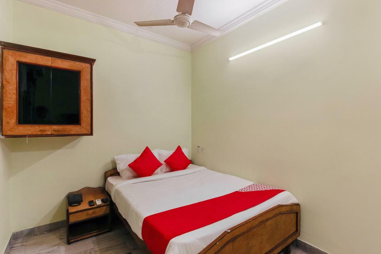 Oyo 23191 Flagship Hotel Raj Madan Ameerpet Hyderabad Exterior foto
